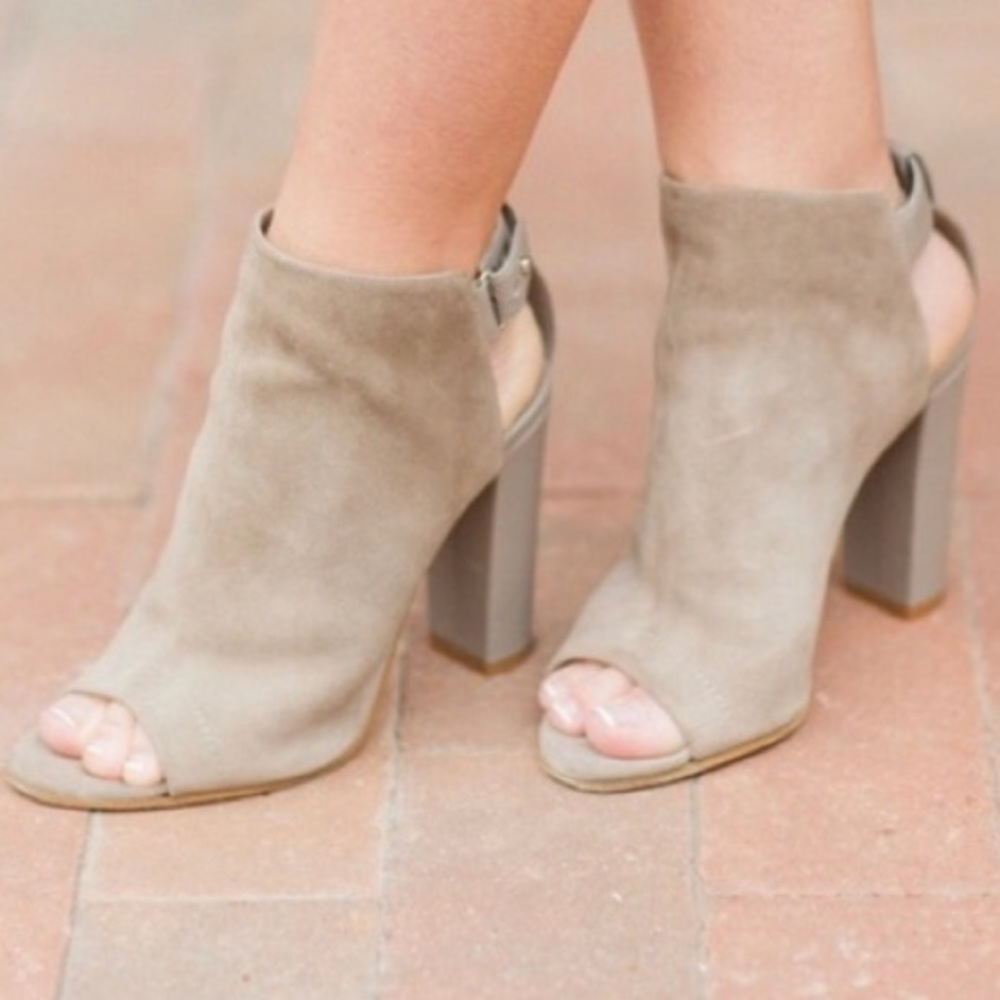 • V I N C E • ‘Addison’ Suede Boot - Picture 7 of 7